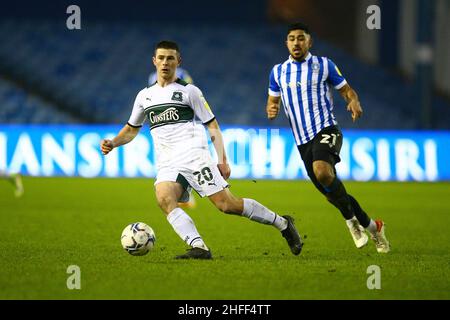 Hillsborough, Sheffield, England -15th January 2022 Adam Randell (20) of Plymouth gets away from Massimo Luongo (21) of Sheffield Wednesday - during the game Sheffield Wednesday v Plymouth Argyle, Sky Bet League One, 2021/22, Hillsborough, Sheffield, England - 15th January 2022  Credit: Arthur Haigh/WhiteRosePhotos/Alamy Live News Stock Photo