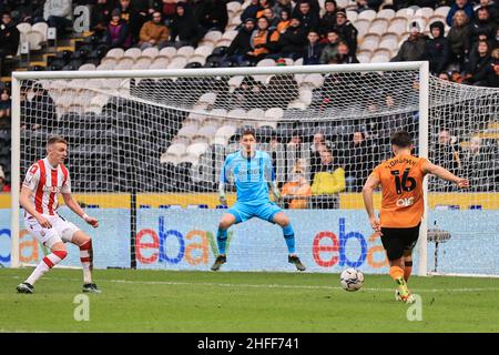 Ryan Longman #16 of Hull City misses a chance in front of goal in injury time  in Hull, United Kingdom on 1/16/2022. (Photo by Mark Cosgrove/News Images/Sipa USA) Stock Photo