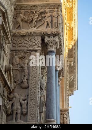 St. Trophime Church detail of the left side of the west portal, Arles Stock Photo