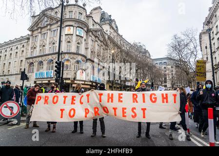 Protestors blocking the traffic during 'Kill the Bill' demonstration in central London ahead of a vote in the House of Lords. The bill on Police, Crime, Sentencing and Courts poses a threat to the right to protest. London, England, UK 15.01.2022 Stock Photo