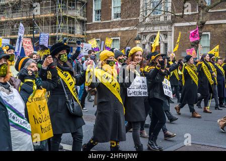 Women dressed as suffragettes take part in 'Kill the Bill' demonstration in central London ahead of a vote in the House of Lords. The bill on Police, Crime, Sentencing and Courts poses a threat to the right to protest. London, England, UK 15.01.2022 Stock Photo