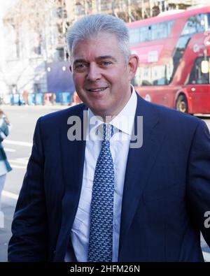 London, UK. 17th Jan, 2022. Brandon Lewis, Secretary of State for Northern Ireland, arrives at the Cabinet office in Whitehall. Credit: Mark Thomas/Alamy Live News