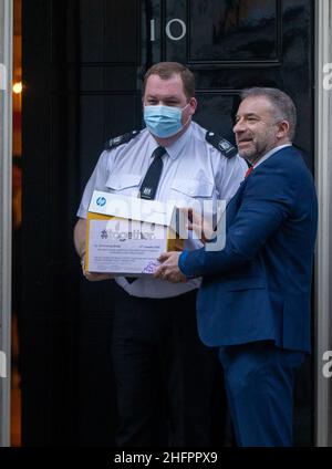 London, England, UK. 17th Jan, 2022. Together foundation hands in 360.000 strong petition against vaccine passports to 10 Downing Street. (Credit Image: © Tayfun Salci/ZUMA Press Wire)