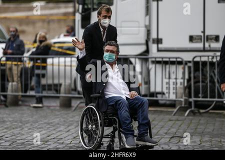 Cecilia Fabiano/LaPresse November 05 , 2020 Roma (Italy) News : Gigi Proietti's coffin arrives in Piazza del Popolo In The Pic : Rodolfo Lagana Stock Photo