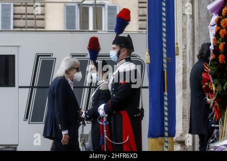 Cecilia Fabiano/LaPresse November 05 , 2020 Roma (Italy) News : Gigi Proietti's coffin arrives in Piazza del Popolo In The Pic : Enrico Vanzina Stock Photo