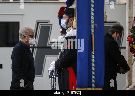 Cecilia Fabiano/LaPresse November 05 , 2020 Roma (Italy) News : Gigi Proietti's coffin arrives in Piazza del Popolo In The Pic : mazzocca Stock Photo