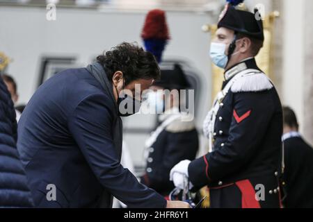 Cecilia Fabiano/LaPresse November 05 , 2020 Roma (Italy) News : Gigi Proietti's coffin arrives in Piazza del Popolo In The Pic : Enrico Brignano Stock Photo