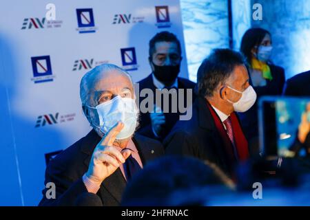 Foto Fabio Sasso/LaPresse 05/12/2020 Napoli, ItaliaCronacaIl presidente della SSC Napoli ,Aurelio De Laurentiis ed il giocatore victor Osimhen questa mattina hanno inaugurato la stazione della metropolitana EAV di piazzale vecchio intitolandola a Maradona.Nella foto: Aurelio De Laurentiis Photo Fabio Sasso/LaPresse December 05, 2020 Naples, ItalyNewsDiego Maradona gets Naples subway station in also named in his honour following the death of the club's greatest player last week Stock Photo