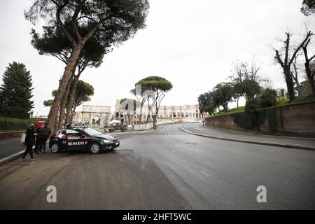 Cecilia Fabiano/LaPresse December 24 , 2020 Roma (Italy) News: Rome empty during the Christmas lockdown In the Pic : Coliseum Stock Photo