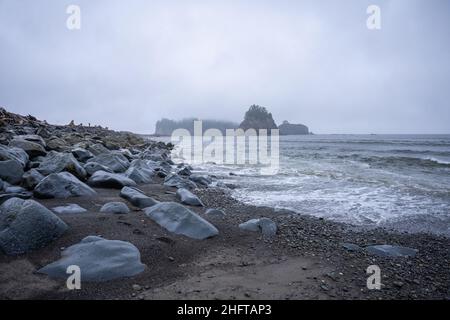 Rialto Beach is a public beach located on the Pacific Ocean in Washington state. It is adjacent to Mora Campground in the Olympic National Park near t Stock Photo