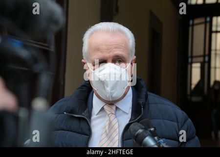 Foto Luca Moggi/LaPresse11-01-2020 Firenze, ItaliaCronacaLa Toscana riapre alla didattica in presenza al 50% per le scuole superiori.Nela foto: il presidente della Regione Toscana, Eugenio Giani, visita il liceo classico Galileo di FirenzePhoto Luca Moggi/LaPresseJanuary 11, 2020 Florence, ItalyNewsToscana's high school students return to classroom Stock Photo