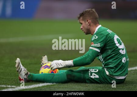 Milan, Italy. 17th Jan, 2022. Ivan Provedel (Spezia Calcio) during AC Milan vs Spezia Calcio, italian soccer Serie A match in Milan, Italy, January 17 2022 Credit: Independent Photo Agency/Alamy Live News Stock Photo
