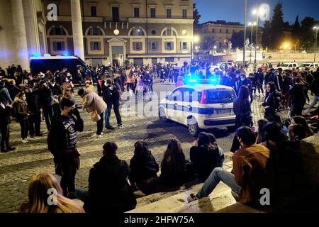 Mauro Scrobogna /LaPresse February 20, 2021&#xa0; Rome, Italy News Piazza del Popolo - Anti-crowding measures In the photo: cordoned off corridors in Piazza del Popolo to contain the swarms of teenagers who gather in the area Stock Photo