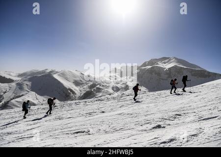 LaPresse - Marco Alpozzi February 25, 2021 Artesina (CN), Italy sport MondoleSki Artesina ski area closed for the DPCM which prohibits skiing. On the slopes skialper and hikers Stock Photo