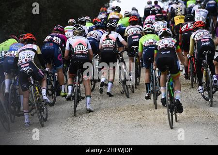 LaPresse - Marco Alpozzi March 06, 2021 Siena (Italy) Sport Cycling 7th Strade Bianche 2021 Women Elite - women's race - from Siena to Siena - 136 km (84,50mile) In the pic: Stock Photo