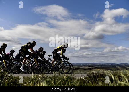 LaPresse - Marco Alpozzi March 06, 2021 Siena (Italy) Sport Cycling 7th Strade Bianche 2021 Women Elite - women's race - from Siena to Siena - 136 km (84,50mile) In the pic: a moment of the race Stock Photo