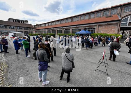 LaPresse - Claudio Furlan April 16 , 2021 Milan ( Italy ) News Matteo Salvini visits the vaccination center of the Fabbrica del Vapore Stock Photo