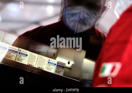 Mauro Scrobogna /LaPresse April 23, 2021&#xa0; Rome, Italy News Coronavirus, health emergency - Tor Vergata Polyclinic - vaccine campaign In the photo: the inauguration of the anti-covid 19 vaccination center set up by the Italian Red Cross at the drive in of the Tor Vergata Polyclinic where the Johnson &amp; Johnson vaccine will be administered Foto Mauro Scrobogna /LaPresse 23&#x2013;04-2021 Roma , Italia News Coronavirus, emergenza sanitaria - Policlinico Tor Vergata - campagna vaccini Nella foto: l&#x2019;inaugurazione del centro vaccinale anti-covid 19 allestito dalla Croce Rossa Italiana Stock Photo