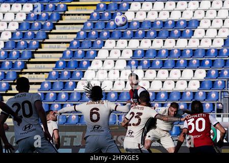 LaPresse/Alessandro Tocco April 25, 2021 Cagliari (Italy) Sport Soccer Cagliari Calcio vs AS Roma League A TIM 2020/2021 &quot;Sardegna Arena&quot; Stadium&#xa0; In the picture:Luca Ceppitelli 23 (Cagliari Calcio) Stock Photo