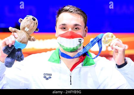 Foto Alfredo Falcone - LaPresse 19 maggio 2021 Budapest, Ungheria sport 35esima edizione Campionati europei di nuoto. nella foto: Kristof Milak medaglia d'oro Photo Alfredo Falcone - LaPresse May 19, 2021 Budapest, Hungary sport 35th edition of European Swimming Open in the pic:Kristof Milak gold medal Stock Photo