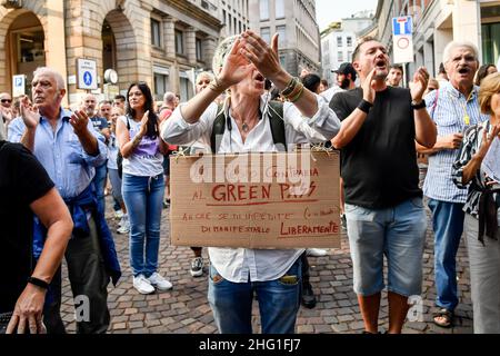 Claudio Furlan/LaPresse September 18, 2021 Milano , Italy News No Green Pass demonstration in the center of Milan Stock Photo