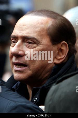 After a month of convalescence italian Prime Minister Silvio Berlusconi returns to his residence at Palazzo Grazioli, Rome Stock Photo