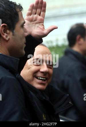 After a month of convalescence italian Prime Minister Silvio Berlusconi returns to his residence at Palazzo Grazioli, Rome Stock Photo