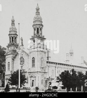 Vintage view of exterior church of St. Anne de Beaupre, near Quebec, Canada. 1907 Stock Photo