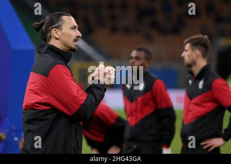 San Siro stadium, Milan, Italy, January 17, 2022, Zlatan Ibrahimovic (AC Milan) gestures  during  AC Milan vs Spezia Calcio - italian soccer Serie A m Stock Photo