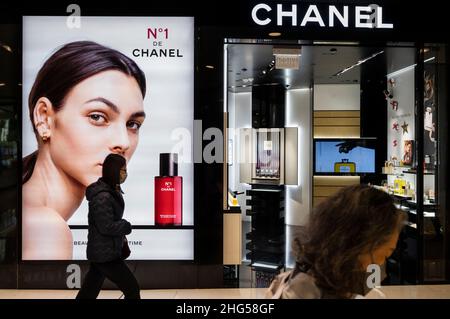 chanel lipstick shoppers