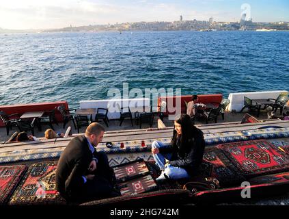 Backgammon - Wood - picturing 18th Century Istanbul store - Uskudar