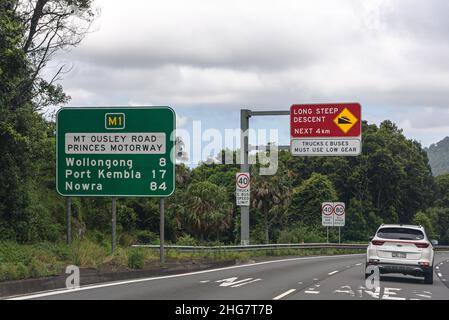 Vehicles descending at the Bulli Pass on the M1 Princes Motorway in New South Wales Stock Photo