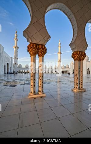 ABU DHABI. Sheikh Zayed Grand Mosque Stock Photo