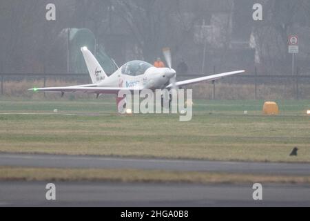 Egelsbach, Germany. 19th Jan, 2022. Pilot Zara Rutherford lands her Shark Aero aircraft at Frankfurt-Egelsbach airfield. The 19-year-old took off from Belgium in August 2021 for a flight around the world. She plans to land again in Belgium on January 20. Credit: Sebastian Gollnow/dpa/Alamy Live News Stock Photo