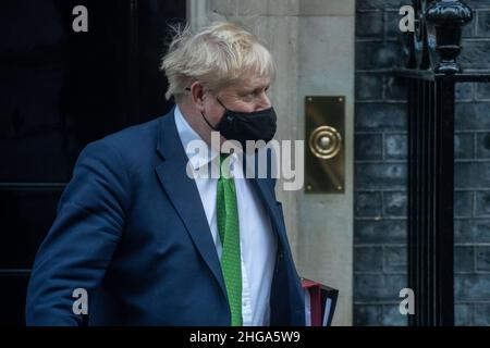 LONDON, UK JAN 19TH. Prime Minister Boris Johnson leaves Number 10 Downing Street For PMQs as he continues to face backlash and calls for his resignation following the Downing Street Partygate scandal on Wednesday 19th January 2022. (Credit: Lucy North | MI News) Credit: MI News & Sport /Alamy Live News Stock Photo