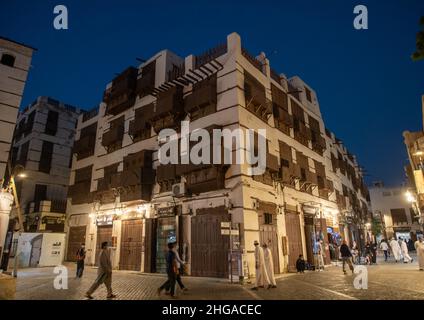 Old house with wooden mashrabiya in al-Balad quarter, Mecca province, Jeddah, Saudi Arabia Stock Photo