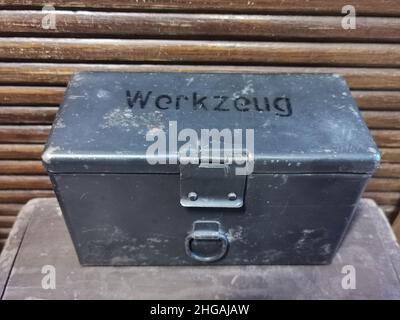 AUTO UNION (heute AUDI) Oldtimer WERKZEUG-Kiste Wehrmacht Stock Photo -  Alamy