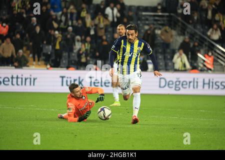 ISTANBUL, TURKEY - JANUARY 19: Goalkeeper Mateusz Lis of Altay SK, Irfan Can Kahveci of Fenerbahce SK during the Super Lig match between Fenerbahce and Altay at Sukru Saracoglu Stadium on January 19, 2022 in Istanbul, Turkey (Photo by /Orange Pictures) Stock Photo