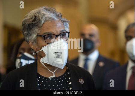 Washington, United States. 19th Jan, 2022. Chairman of the Congressional Black Caucus Rep. Joyce Beatty, D-OH, and other members of the Congressional Black Caucus hold a press conference outside the Senate to show their support for 'Freedom To Vote: John R. Lewis Act' which the Senate will vote on this evening at the US Capitol in Washington, DC on Wednesday, January 19, 2022. Photo by Bonnie Cash/UPI Credit: UPI/Alamy Live News Stock Photo