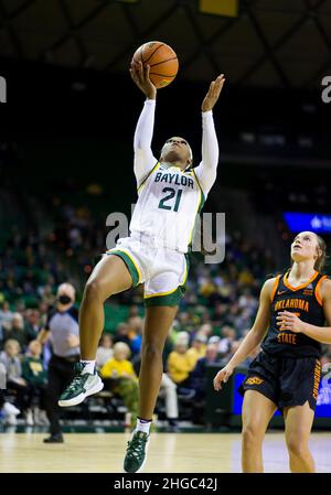 Waco, Texas, USA. 19th Jan, 2022. Baylor Lady Bears guard Ja'Mee Asberry (21) shoots the ball during the 1st quarter of the NCAA Basketball game between the Oklahoma State Cowgirls and Baylor Lady Bears at Ferrell Center in Waco, Texas. Matthew Lynch/CSM/Alamy Live News