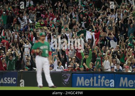 Mexican fans and Adrian Gonzalez. Mexico vs USA, Clásico Mundial 2013