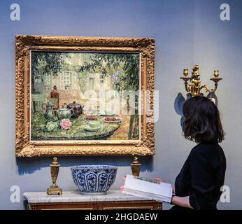 London UK 20 January 2022 Christie’s London unveil Au Bord Du Lac: An interior by François- Joseph Graf.  A serene garden scene painted at Gerberoy in 1917 by Henri Le Sidaner est£300,000-500,000, The collection features French decorative arts, furniture and paintings, predominantly from the late 19th century. Each room had a distinct identity and aesthetic, created by Graf for his clients without slavishly adhering to a particular style or period. Paul Quezada-Neiman/Alamy Live News Stock Photo