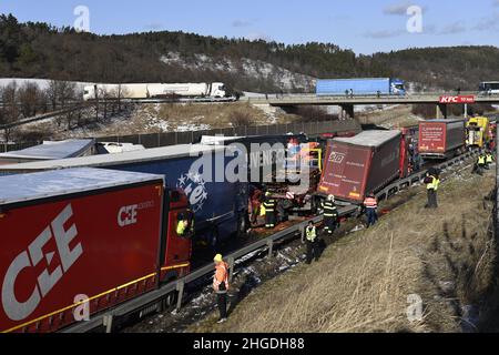 Zebrak, Czech Republic. 20th Jan, 2022. Six people were injured in a crash of 36 vehicles on a highway D5 near Zebrak in Beroun Region, Czech Republic, on Thursday 20, 2022. The police is investigating the cause of the accident, bad weather is being taken into account. Credit: Ondrej Deml/CTK Photo/Alamy Live News Stock Photo