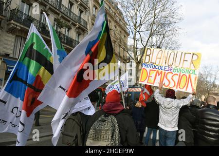 Paris, France. 20th Jan, 2022. Demonstration by teachers against the health protocol and the lack of means to deal with Covid-19 in schools, in Paris, France on January 20, 2022. Photo by Patrice Pierrot/ABACAPRESS.COM Credit: Abaca Press/Alamy Live News Stock Photo