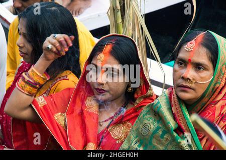 chaath devotees at varanasi india Stock Photo