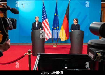 Berlin, Germany. 20th Jan, 2022. U.S. Secretary of State Antony Blinken during a joint press conference with German Foreign Minister Annalena Baerbock, right, January 20, 2022 in Berlin, Germany. Blinken is meeting European allies to discuss the situation with Russia. Credit: Ron Przysucha/State Department/Alamy Live News Stock Photo
