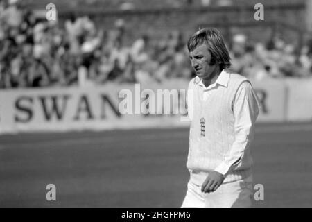 John Lever (England) fielding, England vs Australia, 5th Test Match, The Oval, London, England 25 - 30th August 1977 Stock Photo