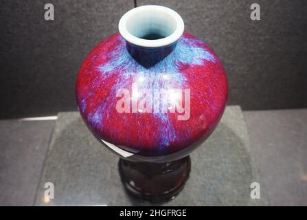 HANGZHOU, CHINA - JANUARY 19, 2022 - Photo taken on Jan. 19, 2022 shows a glazed plum vase from Yongzheng Kiln in The Qing Dynasty at an auction previ Stock Photo