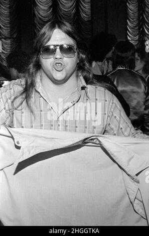 **FILE PHOTO** Meatloaf Has Passed Away at 74. Meatloaf Circa 1980's. Credit: Ralph Dominguez/MediaPunch Credit: MediaPunch Inc/Alamy Live News Stock Photo