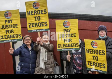 Preston, Lancashire. UK Business: 21 Jan 2022. RMT Union members take Strike Action.  Avanti employees demonstrate against meagre wage increases outside Preston Railway station. Cleaners who clean trains on Avanti West Coast services are outsourced to Atalian Servest, who it is alleged pay less than the Real Living Wage and get no company sick pay.  Atalian Servest employ more than 300 cleaners on Avanti West Coast services. Credit ; MediaWorldImages/AlamyLiveNews Stock Photo